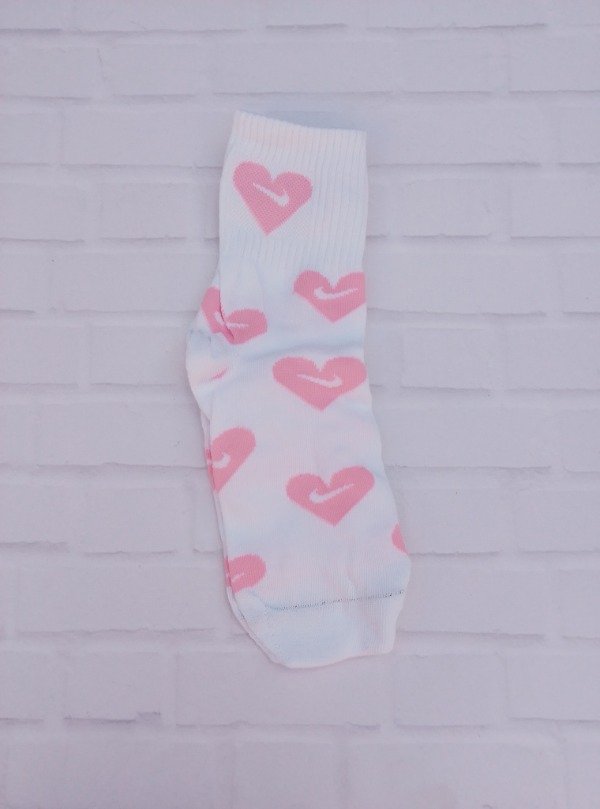 Producto - Nike corazones rosas