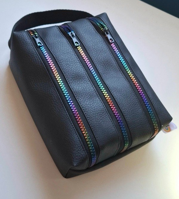 Producto - Cartuchera Triplex Negra Cierres Tornasol