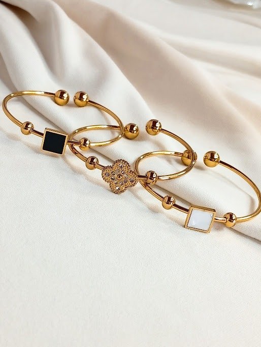 Producto - Pulsera esclava con dije - Acero dorado