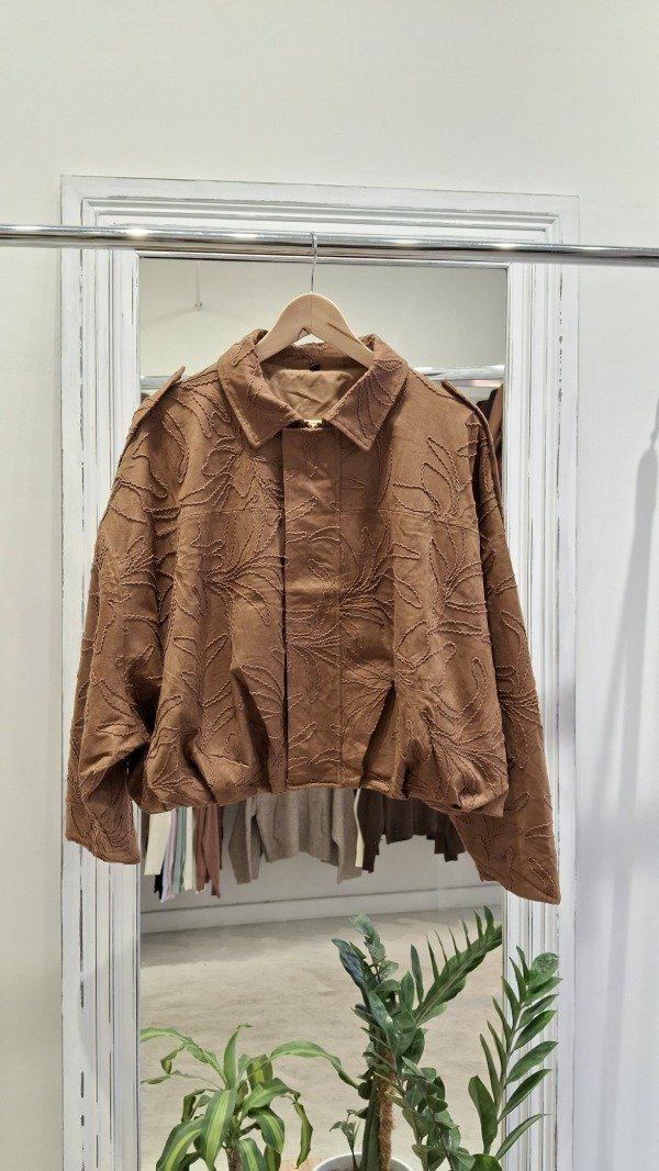 Producto - Bomber bordada gamuzada