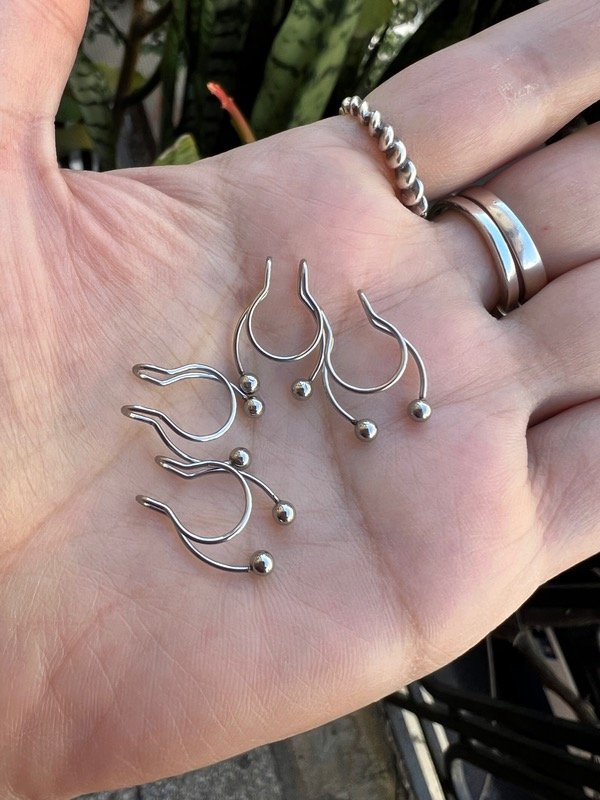 Producto - 3 piercing bull de acero para la nariz
