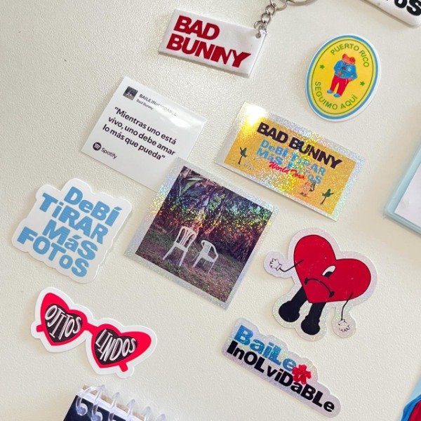 Producto - STICKER BAD BUNNY x4