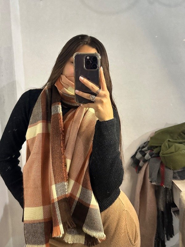 Producto - Ruana cuadrille marron