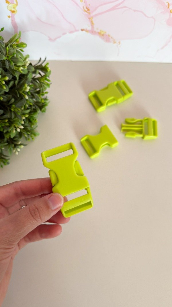 Producto - Broche verde manzana P-25