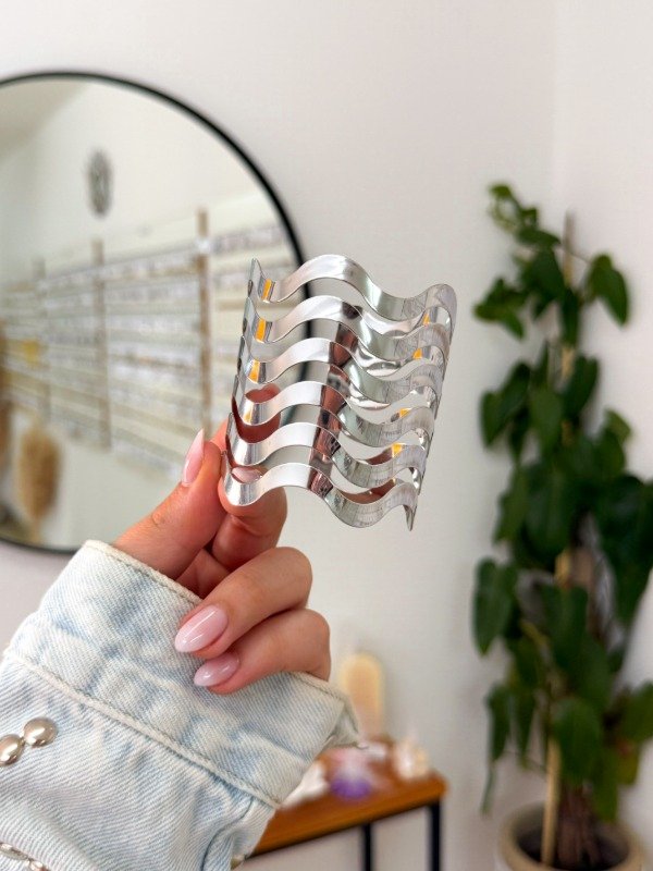 Producto - Brazalete plateado ondas