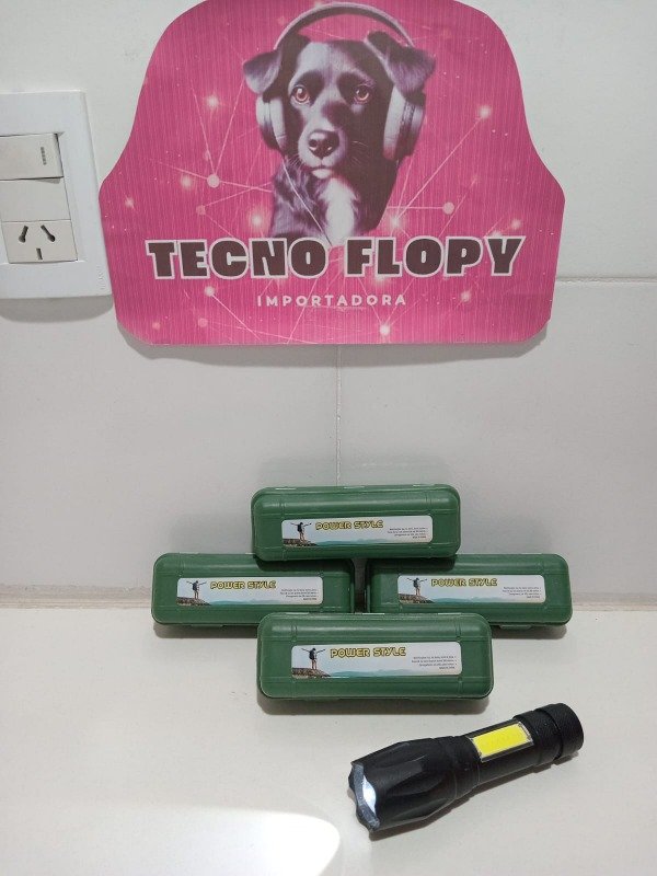 Producto - Linterna mini negra plastico