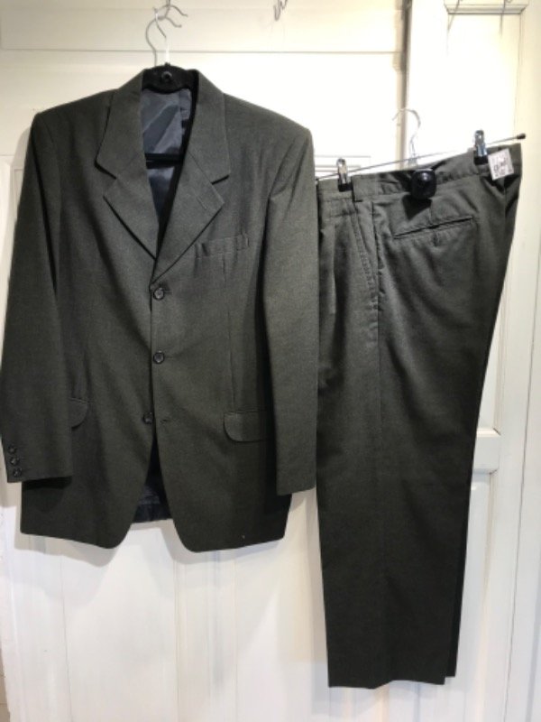 Producto - Traje de gala JOVAL gris oscuro- Talle 48- PRECIO: 120x