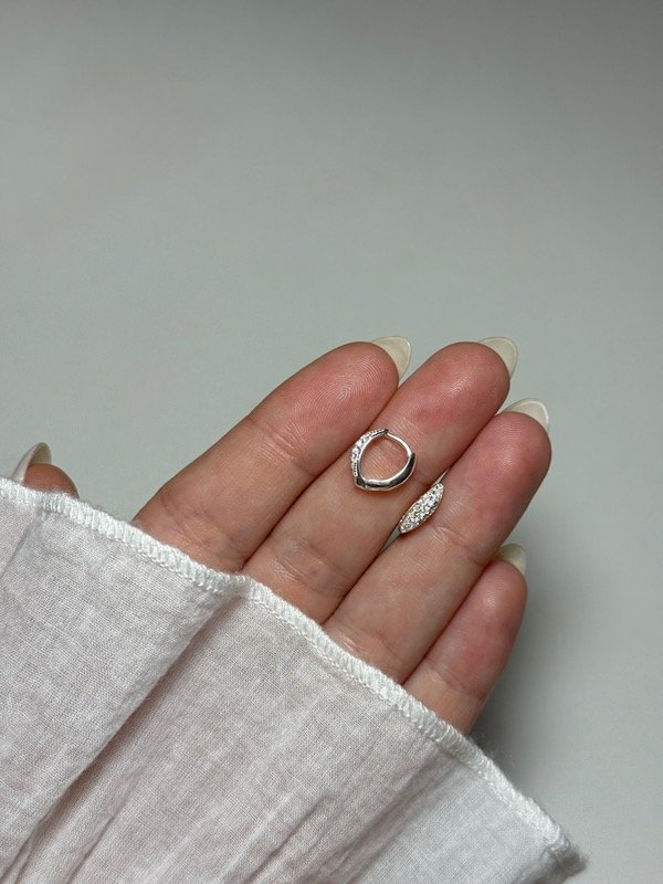 Producto - Aros argollas tipo gota con piedritas - 2