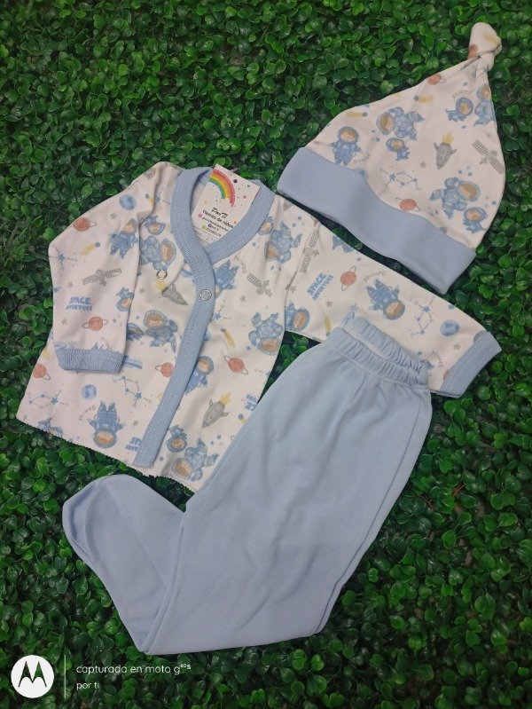 Producto - Ajuar 3 piezas "espacial" TALLE 1