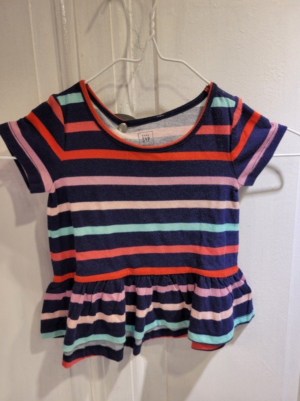 Producto - Remera GAP azul rayada Talle 12/18 meses - PRECIO: 9X