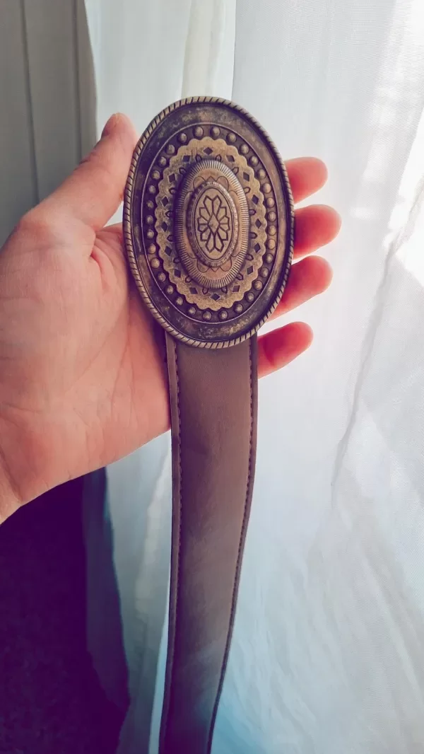 Producto - Cinto marron ovalado chapon dorado talle L