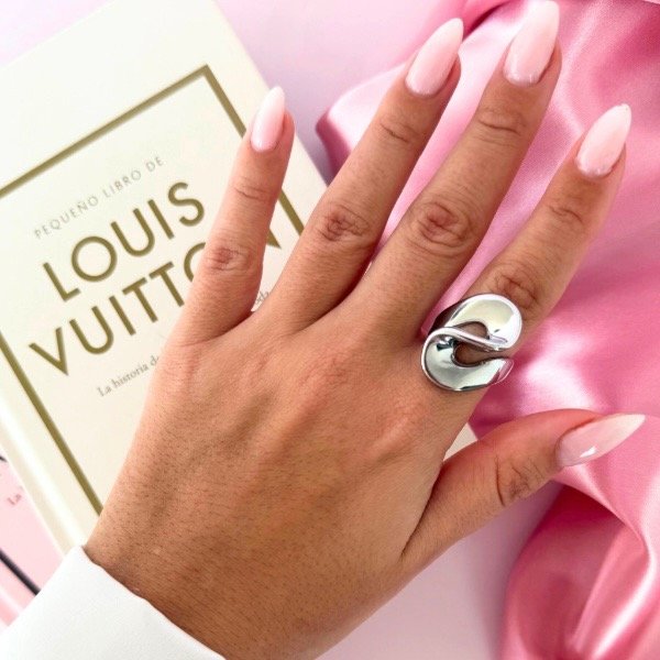 Producto - Anillo Billie Chunky de Diseño Moderno