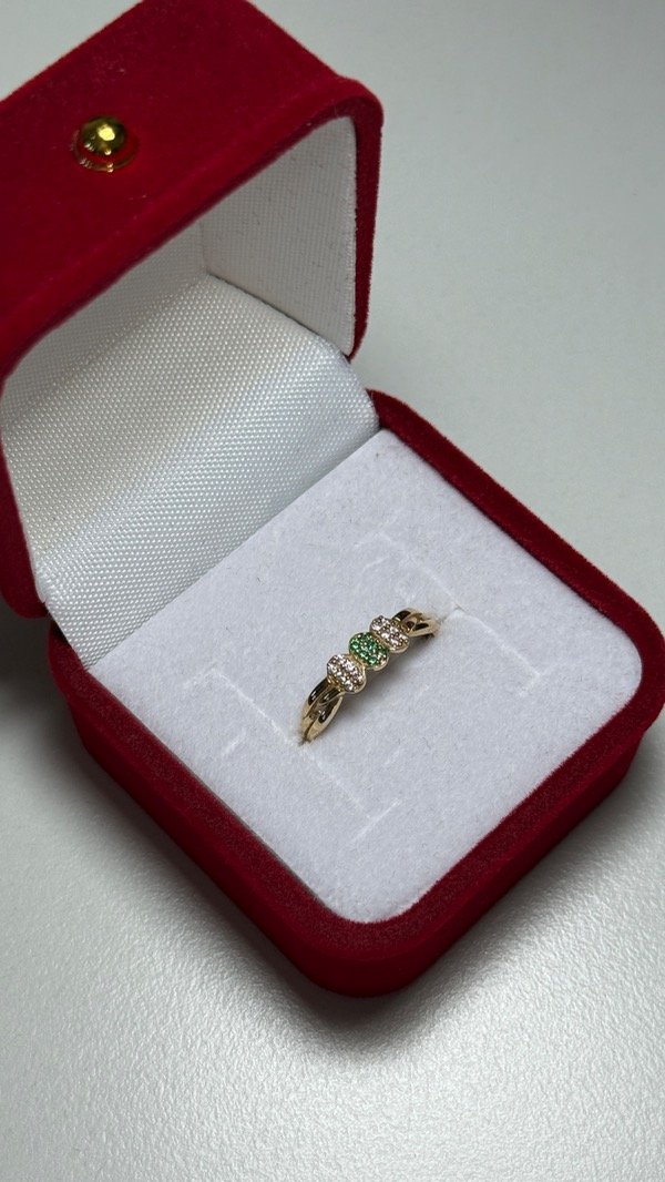 Producto - Anillo con piedritas verdes y blanca - 1