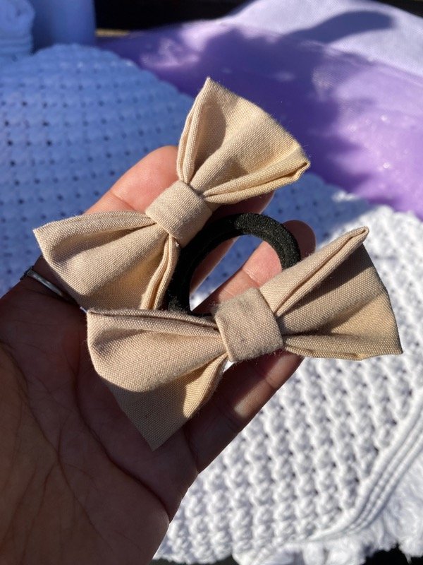 Producto - Par de moños francés beige