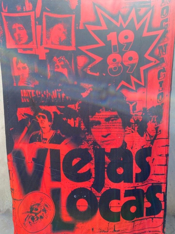Producto - Toallón Viejas Locas Rojo