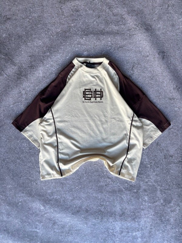 Producto - REMERA BoxyFit COMBINADA BEIGE