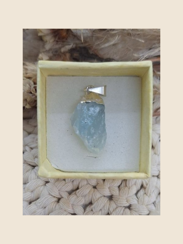 Producto - Dije "Aguamarina" en bruto con baño de plata