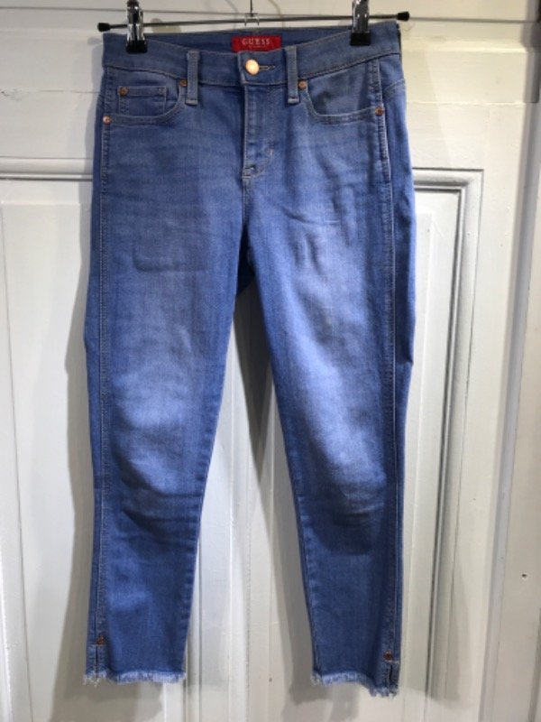 Producto - Jean GUESS celeste deflecado tobillero Talle 25- PRECIO:43x