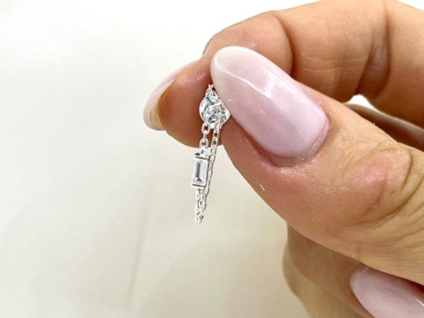 Producto - Aro pasante con cadena y cubic rectangular
