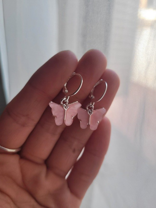 Producto - Argollitas mariposa rosa - cierre a brisura AB