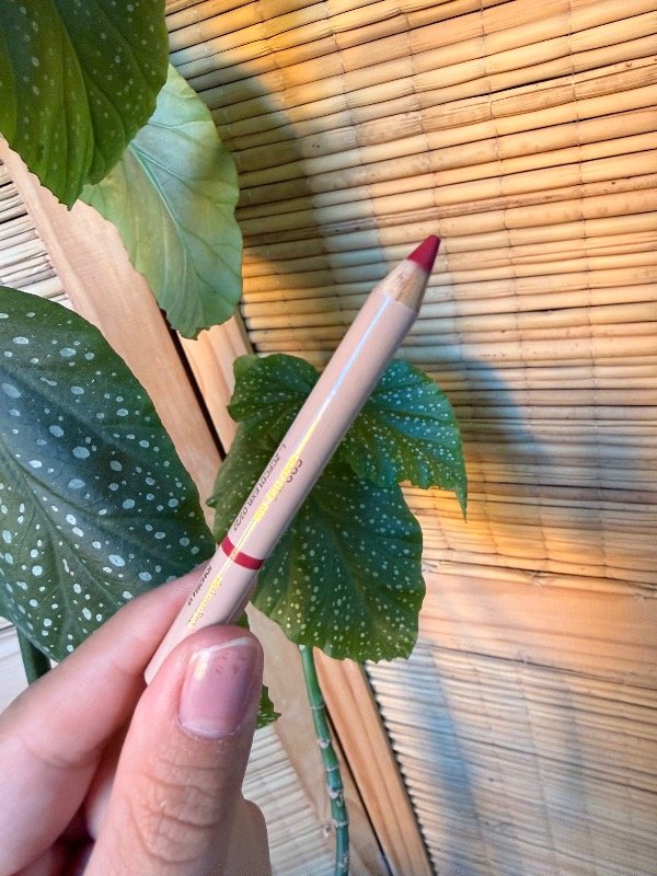 Producto - Lápiz delineador labial tono ROSA. UNA