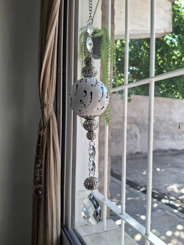 Producto - Esfera manchada Blanco/ Negro