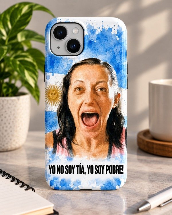 Producto - Funda Esperando La Carroza // Yo no soy tía, yo soy pobre