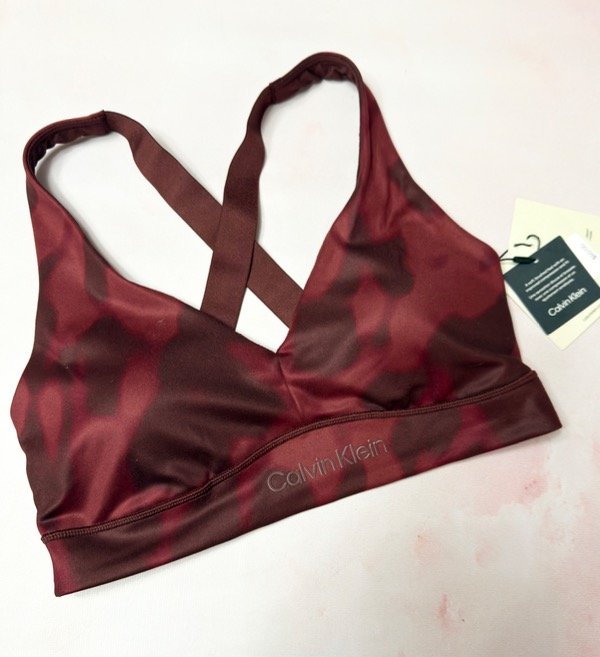 Producto - Top deportivo Calvin Klein 01364