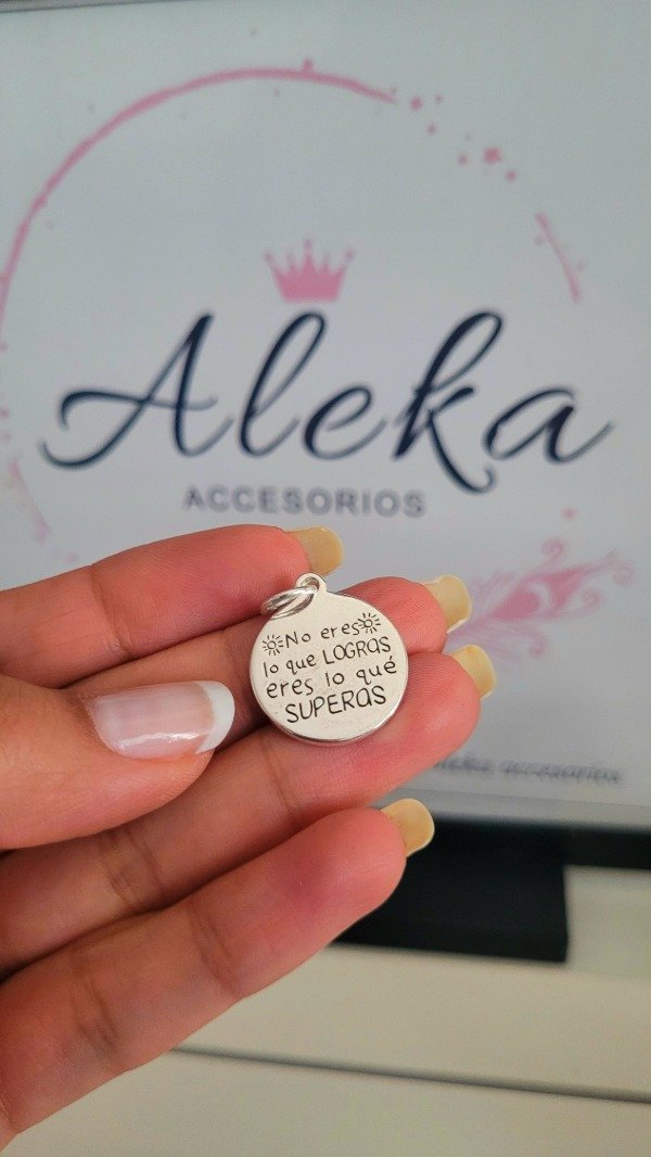 Producto - Dije con frase no eres lo que logras ,eres lo que superas de acero blanco