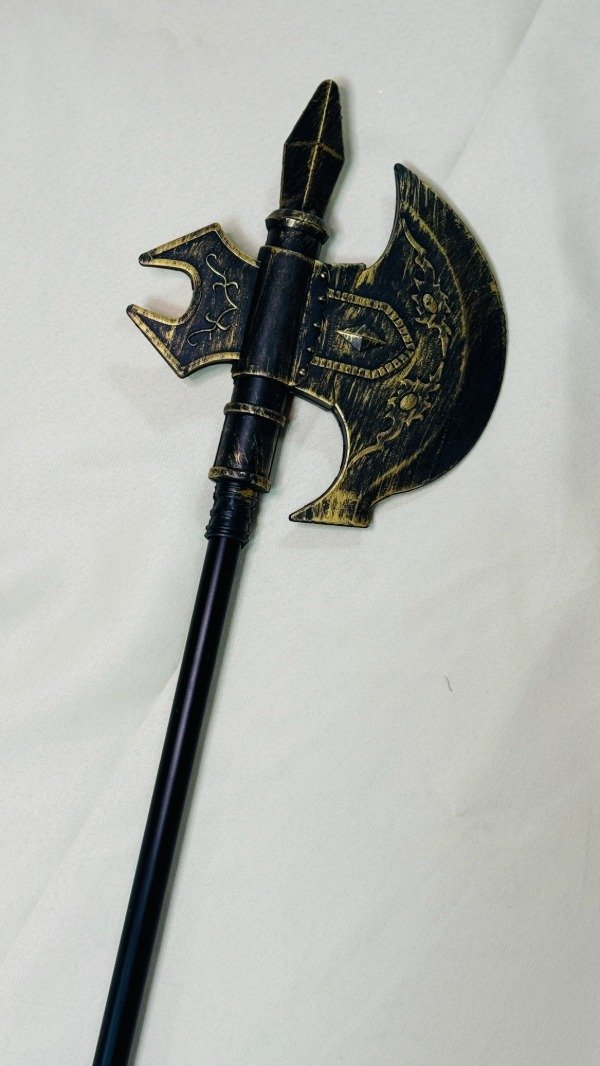 Producto - Arma medieval Hacha dorada plástico