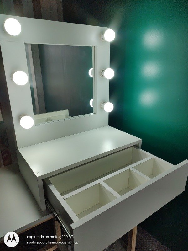 Producto - Holly 60 flotante