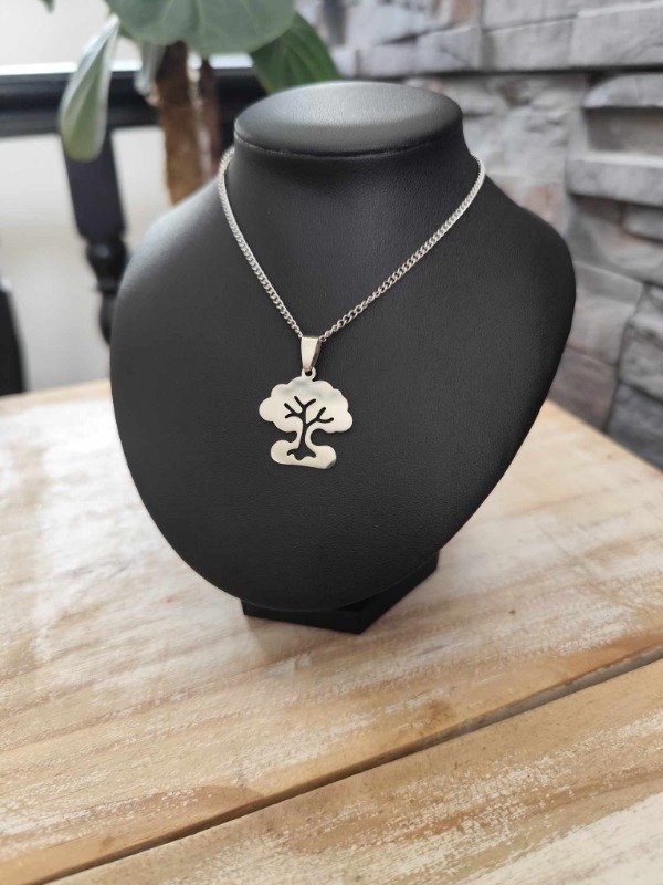 Producto - Collar silueta árbol mediana. Acero quirúrgico.