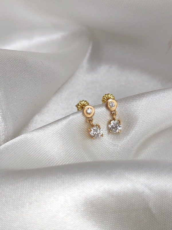 Producto - Aros Colgantes Oro 18kt Punto de Luz Susanito a Rosca - 1
