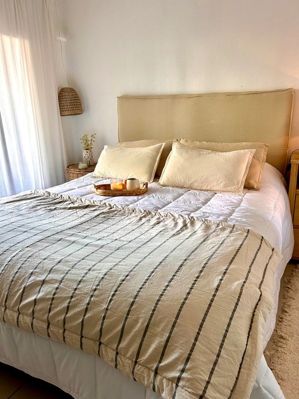 Producto - Pillow Rayado fondo crudo (gris topo)