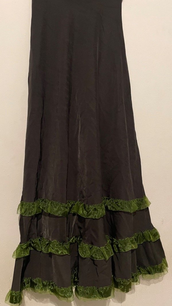 Producto - Falda musgo oscuro y organza