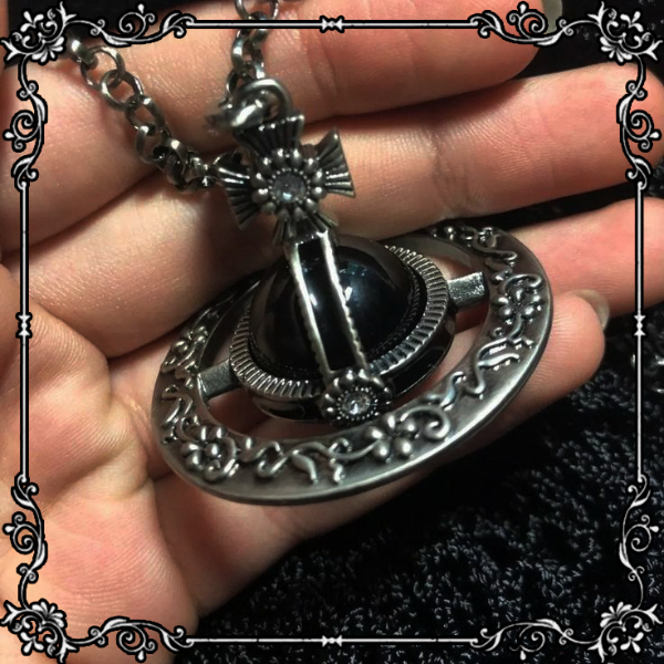 Producto - Collar orbe Black vivienne westwood