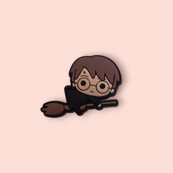 Producto - Pin Harry Potter En Escoba