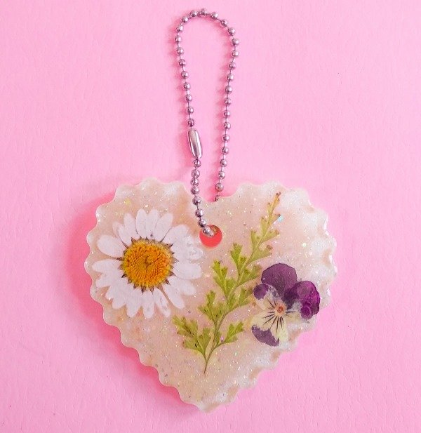 Producto - Dije Corazón Daisy