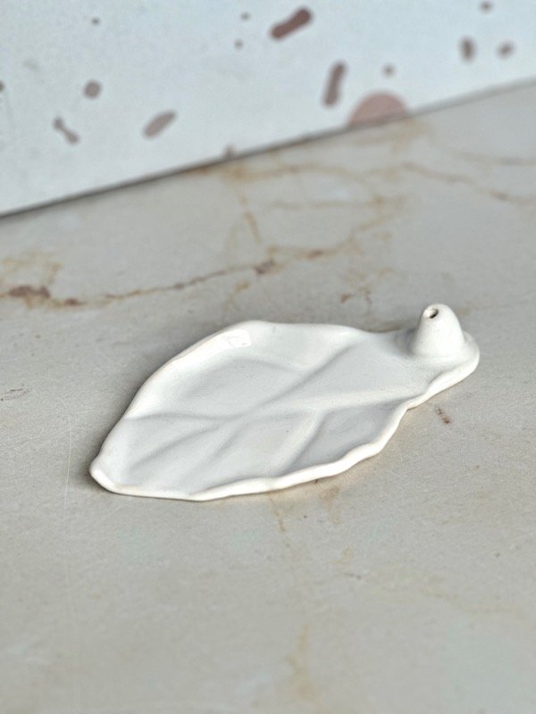 Producto - Porta sahumerios - hoja - "blanca"