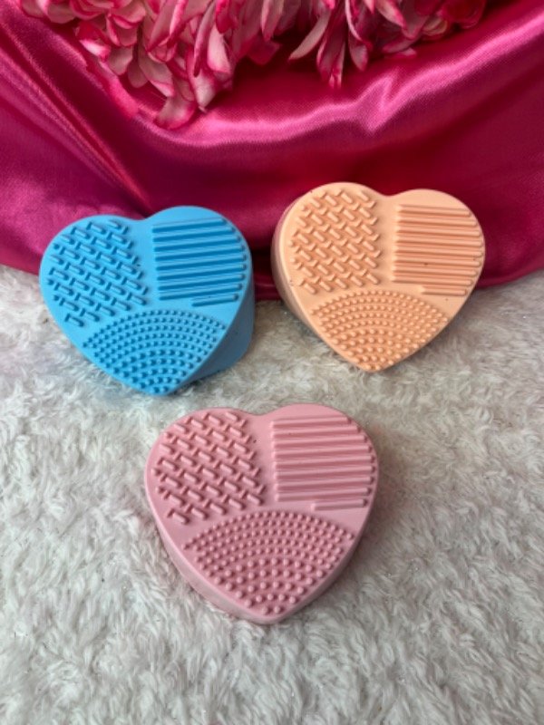 Producto - Limpia brochas corazón  LVEYE