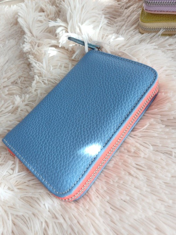Producto - Billetera de CUERO AZUL claro