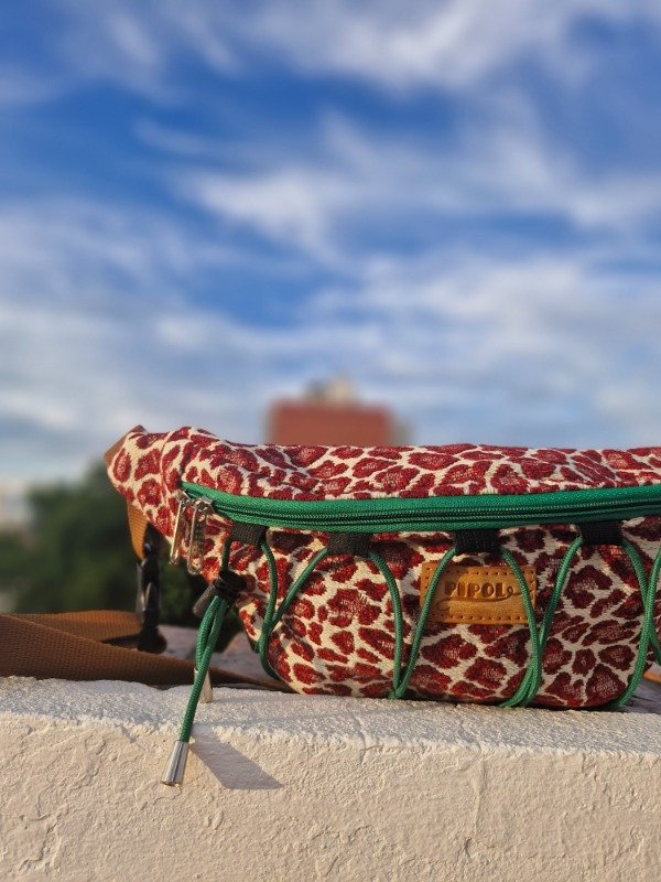 Producto - Runa 2.0 animal print rojo y marfil