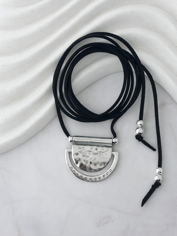 Producto - CHOCKER DE GAMUZA NEGRO 7005