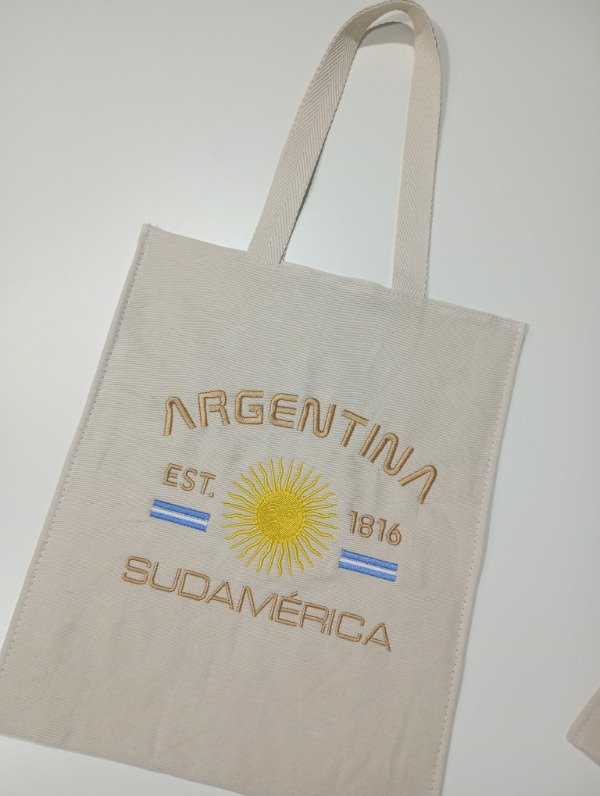 Producto - Totebag bordada Argentina 1816