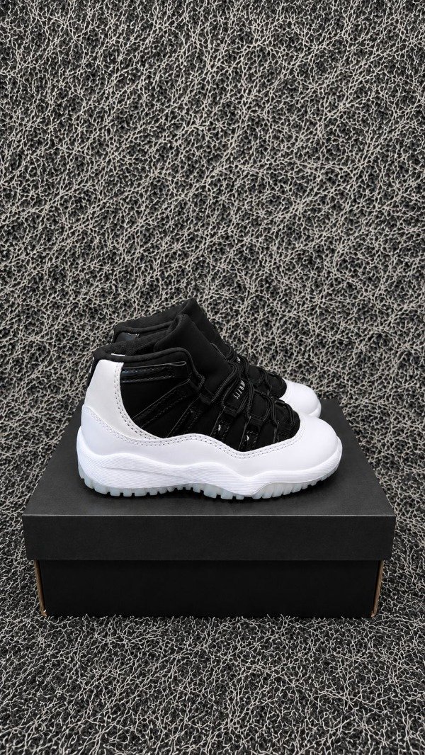 Producto - KIDS - JORDAN 11 OREO