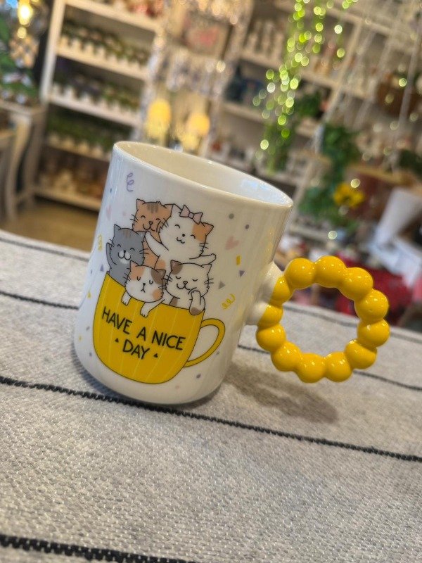 Producto - Taza flower cat amarilla -(Efectivo: 6.800)