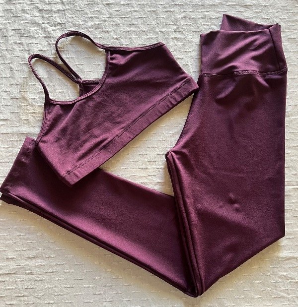 Producto - Conjunto calza larga y top lycra VIOLETA vino