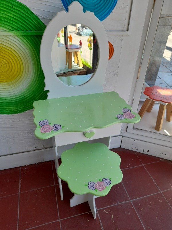 Producto - TOCADOR OVAL VERDE