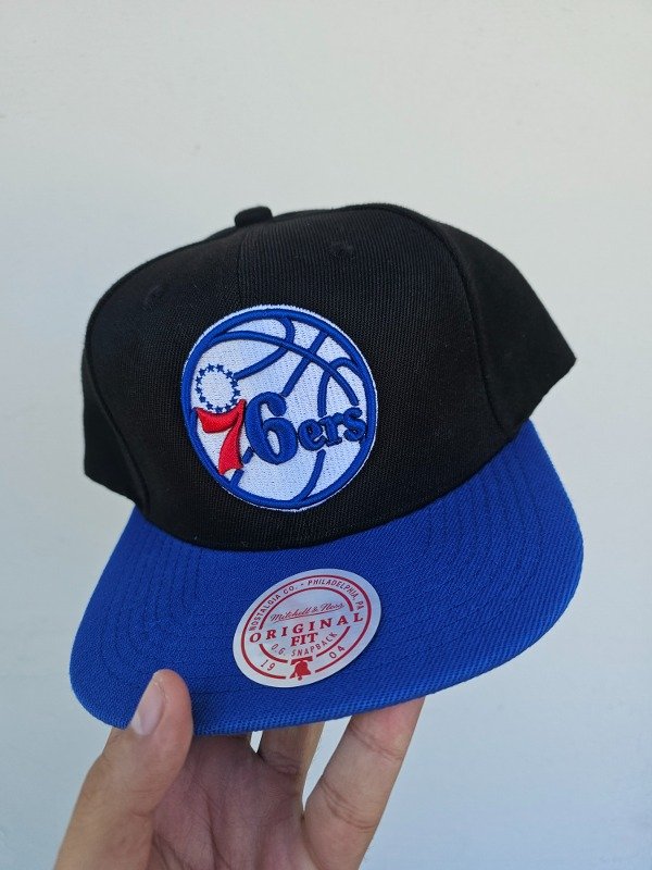 Producto - Philadelphia 76ers Classic Mitchell And Ness Snapback