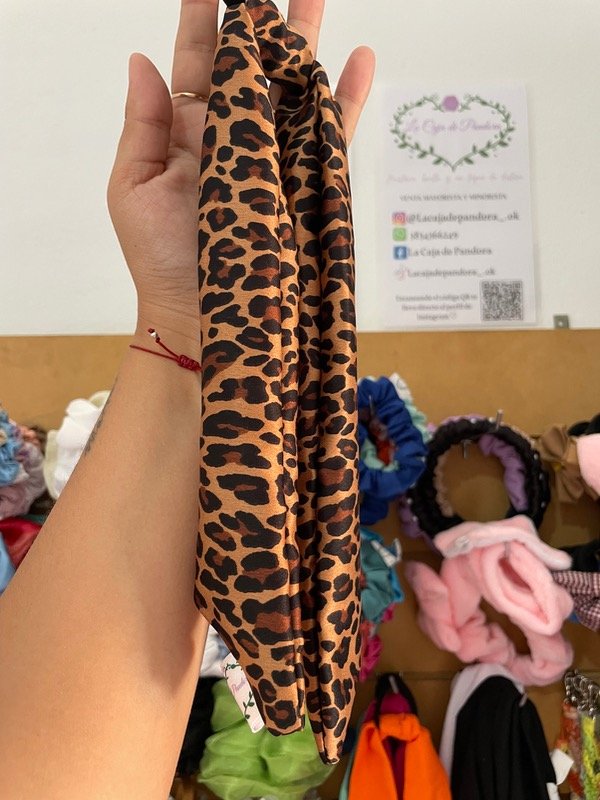 Producto - Coletero lazo animal print